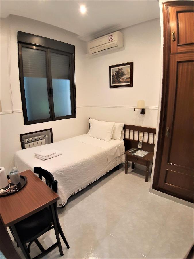 Hostal Dulcinea Madrid Ngoại thất bức ảnh
