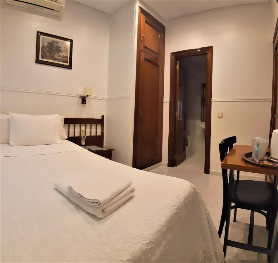 Hostal Dulcinea Madrid Ngoại thất bức ảnh