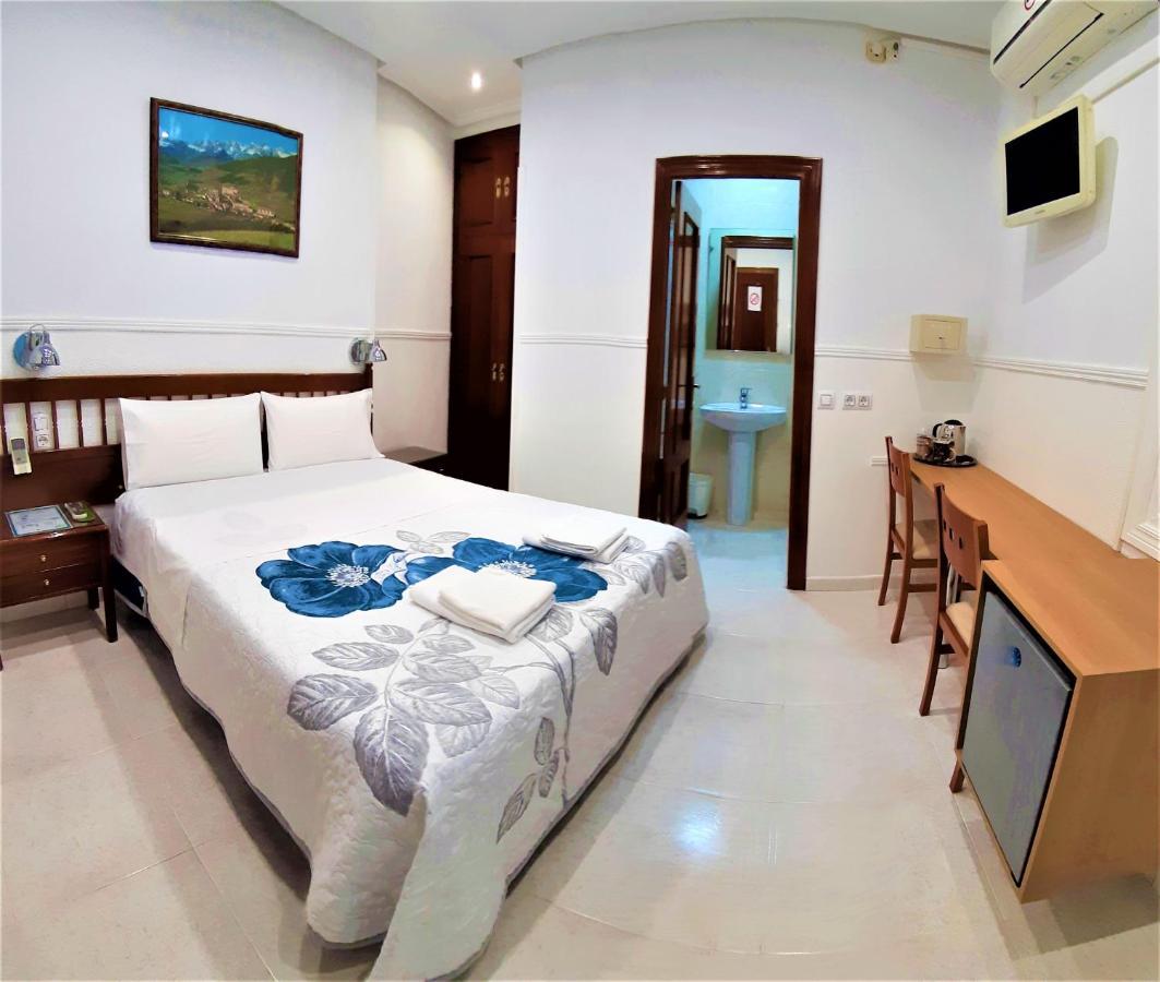 Hostal Dulcinea Madrid Ngoại thất bức ảnh