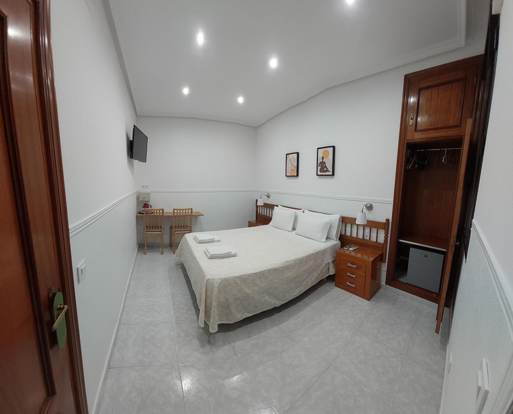 Hostal Dulcinea Madrid Ngoại thất bức ảnh