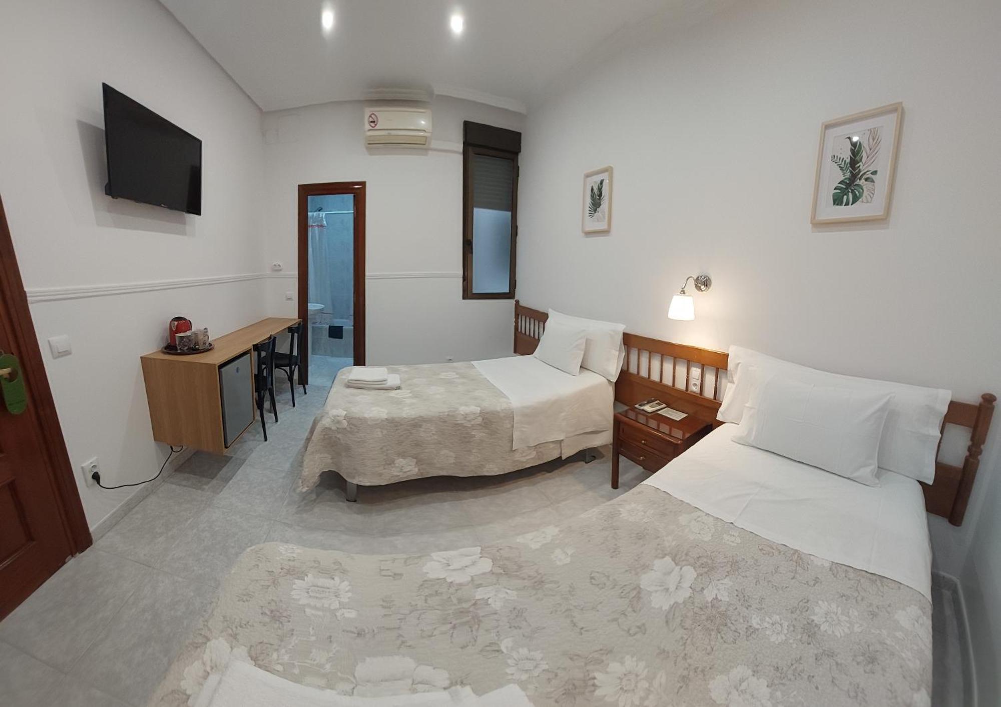 Hostal Dulcinea Madrid Ngoại thất bức ảnh