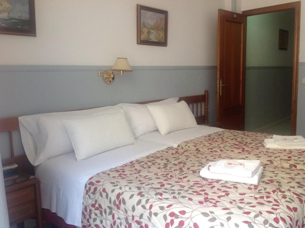 Hostal Dulcinea Madrid Ngoại thất bức ảnh